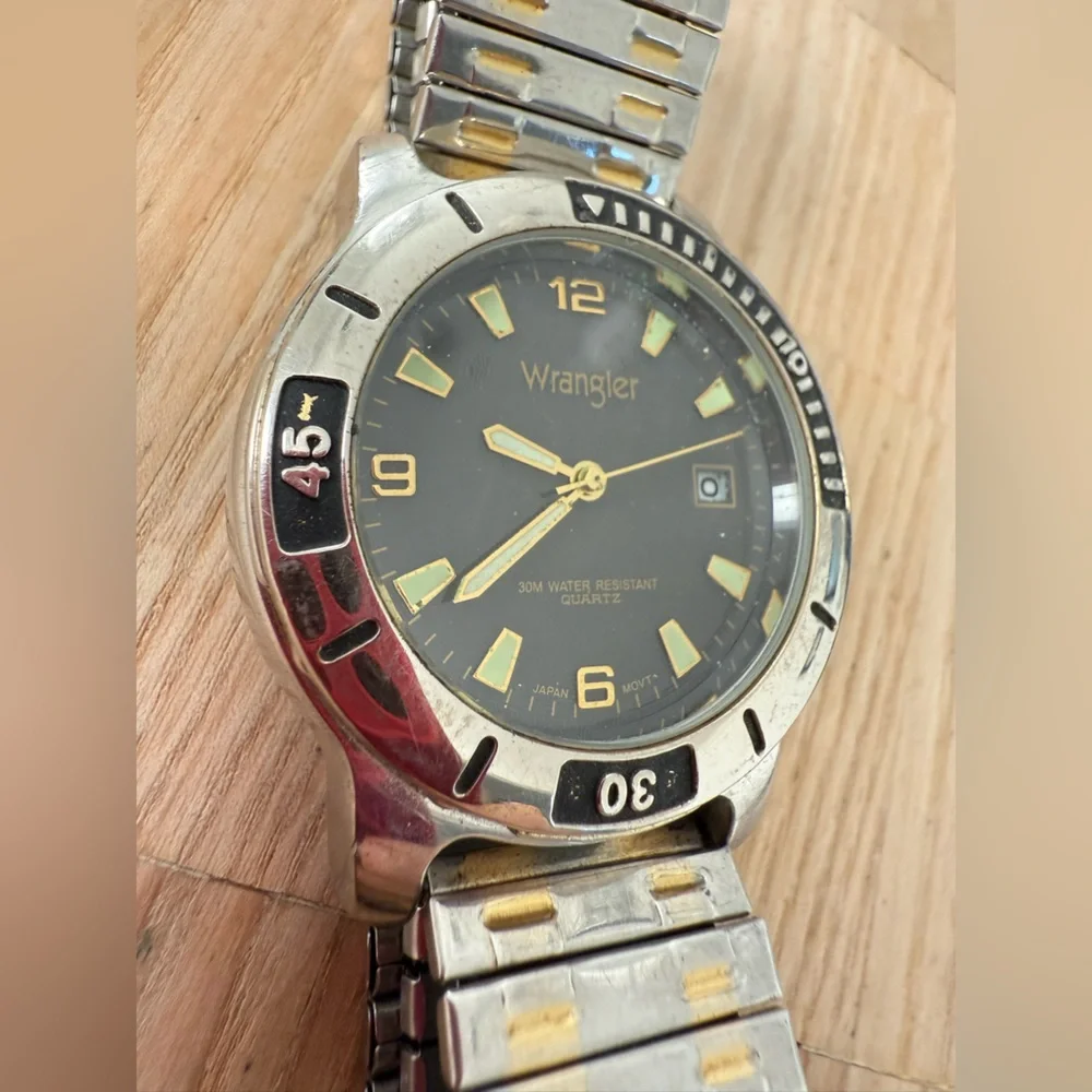 Vintage wrangler Hero men’s two tone stainless steel watch NEW BATTERY